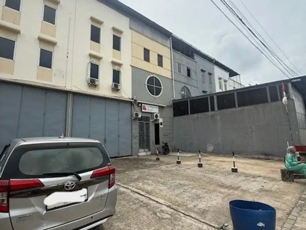Gudang sentra industri terpadu pik Ukuran luas tanah 300m2 Jakarta Utara