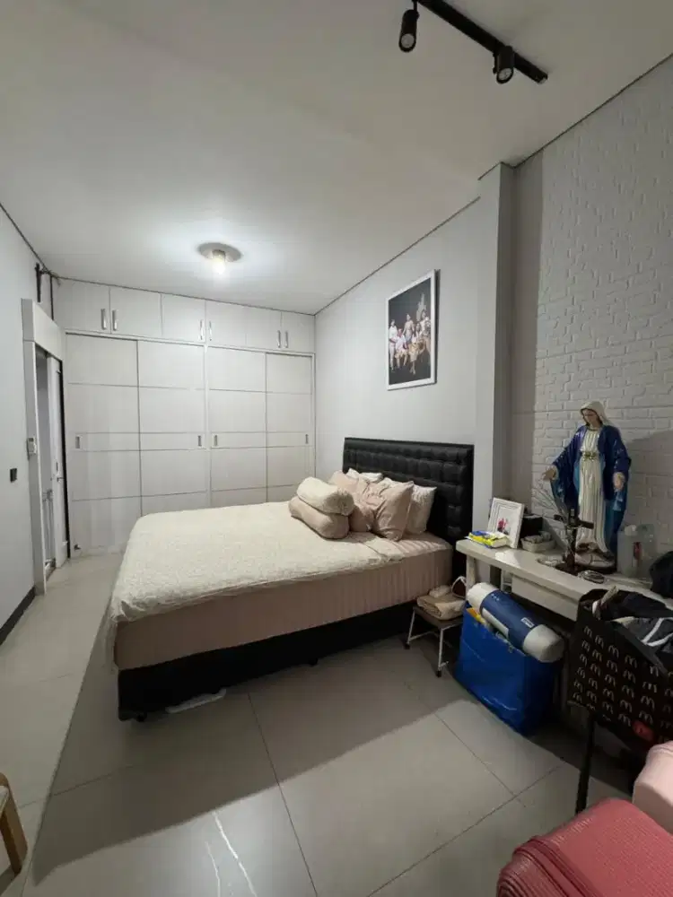 JUAL MURAH RUMAH SEMI FURNISH  DI MAYANG SUNDA KOTA BARU PARAHYANGAN