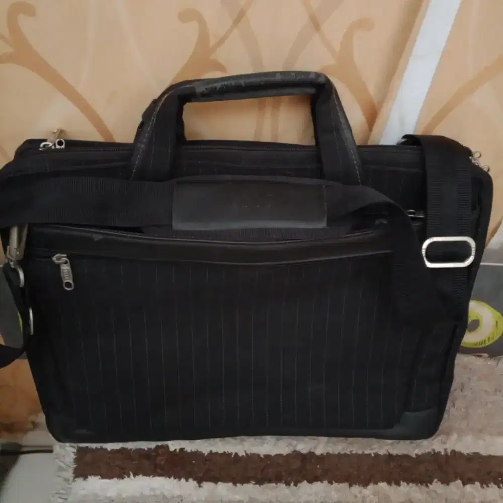 Preloved tas kerja pria