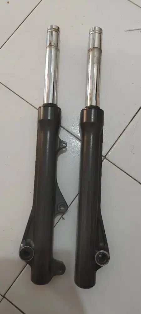 Shok depan + kaliper ori beat delux
