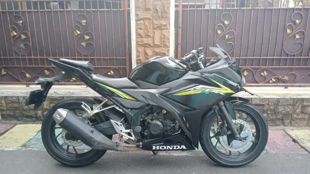 cbr face lift 150 cc th 2017 pemakaian mesin bagus standar orisinil