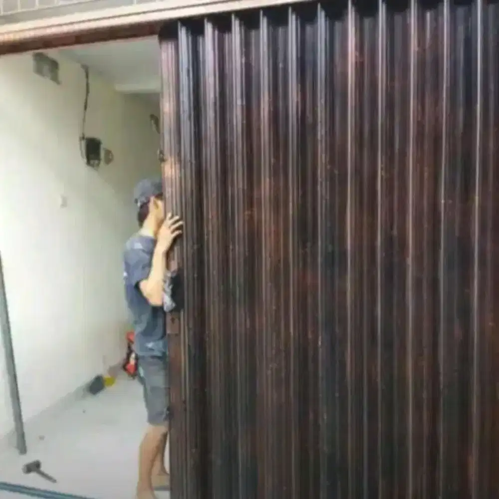 Service/pasang baru rolling door (1) Tapos Depok Jawa Barat