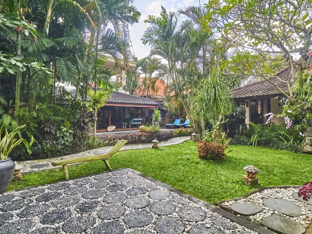 Dijual Villa Kaja Jl Seminyak Raya Badung