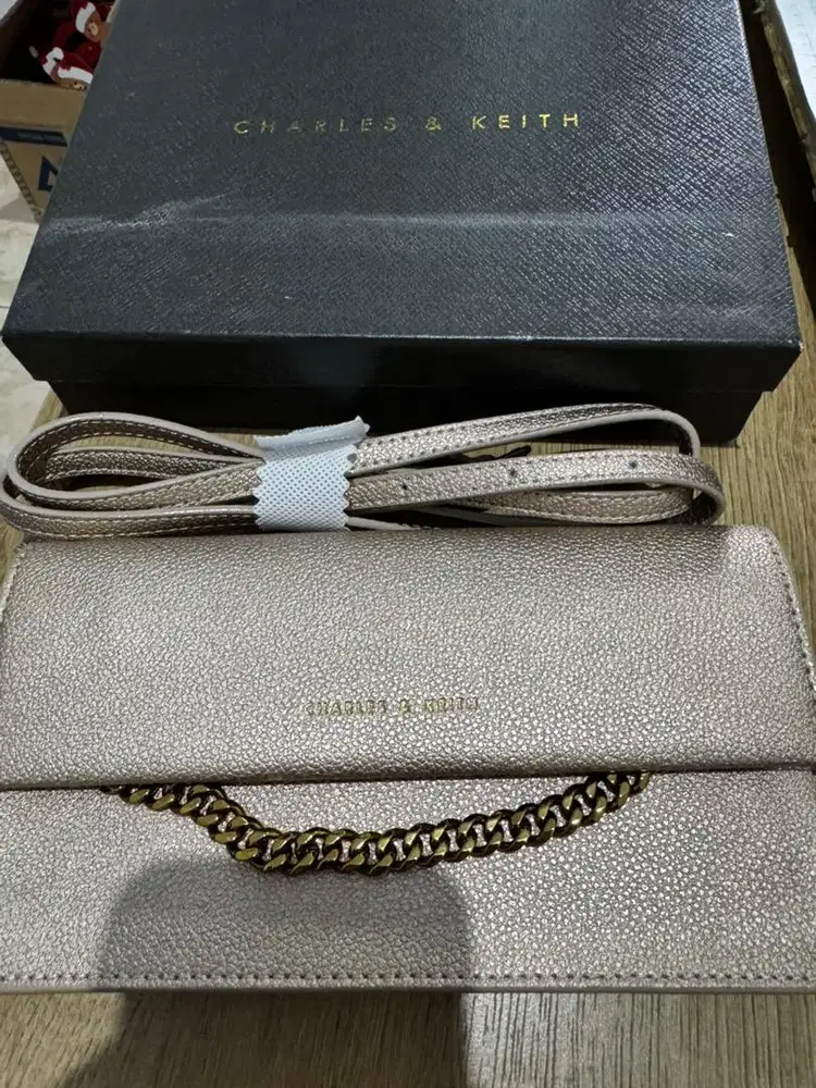 Dompet Charles & keith