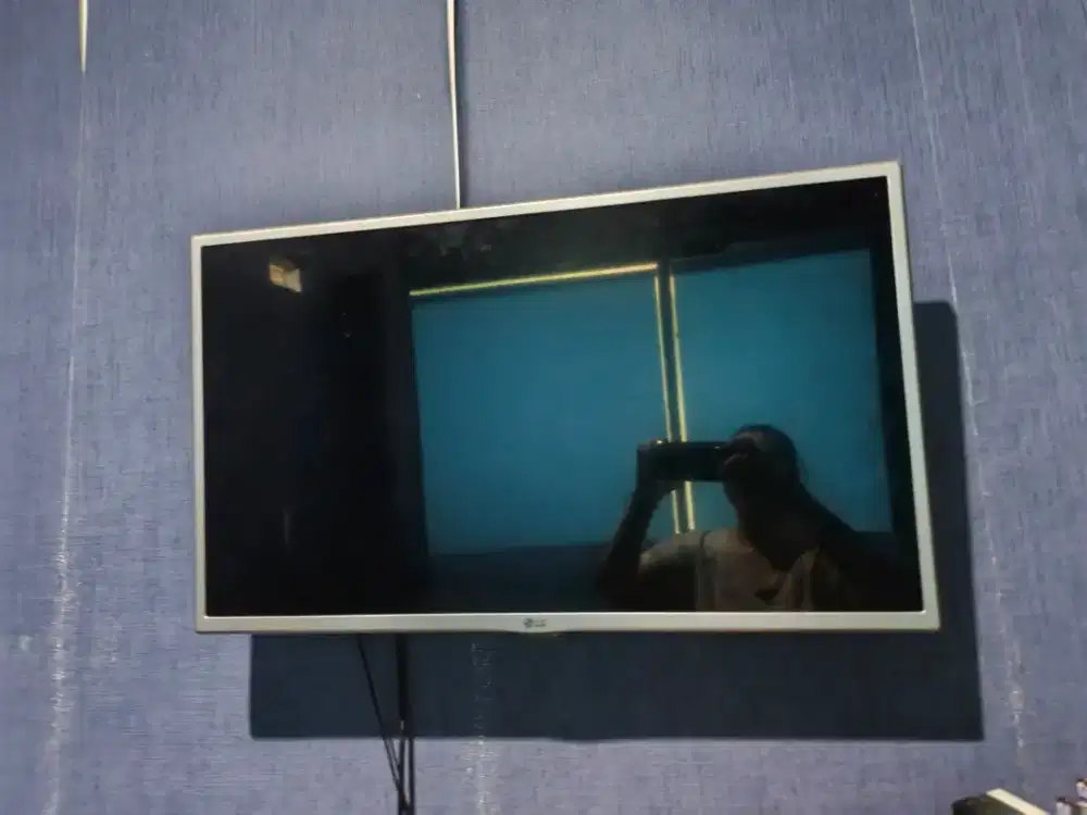TV LG 21 inch masih bagus minus dus