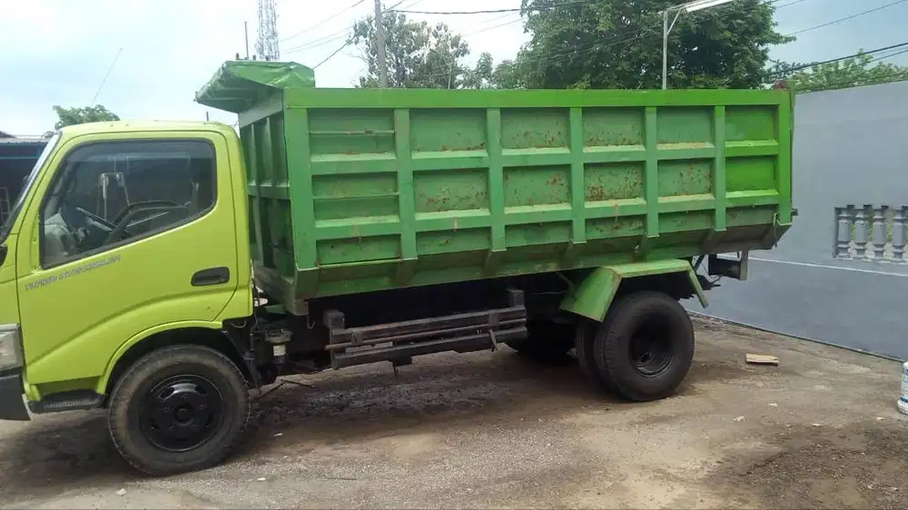Jual 2 Unit Hino Dutro Second,  Siap operasi th 2017.