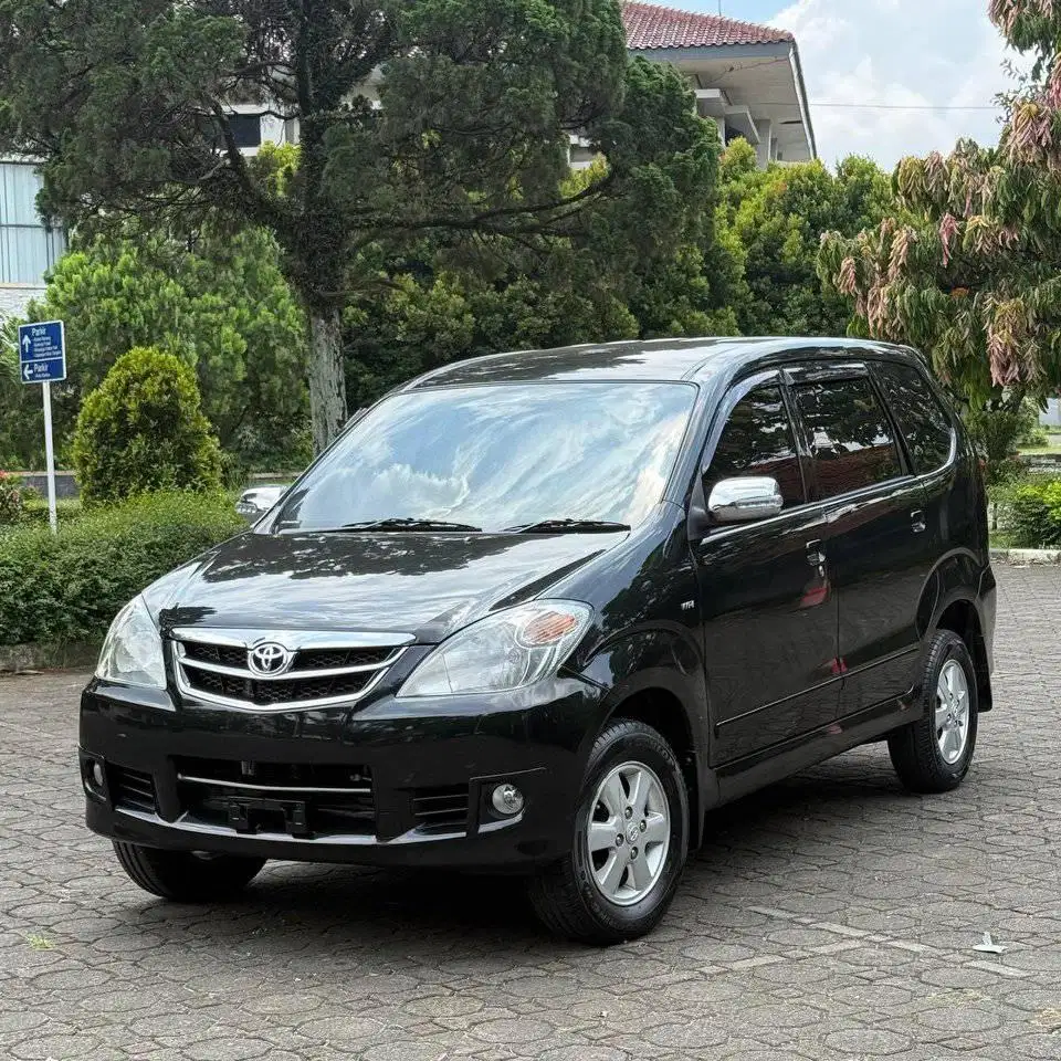 DP7JT TOYOTA AVANZA G 1.3 MT 2010 HITAM