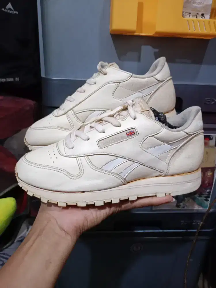 REEBOK ORIGINAL SIZE 35