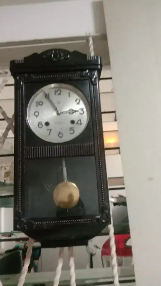 Jam tembok tengahan japan