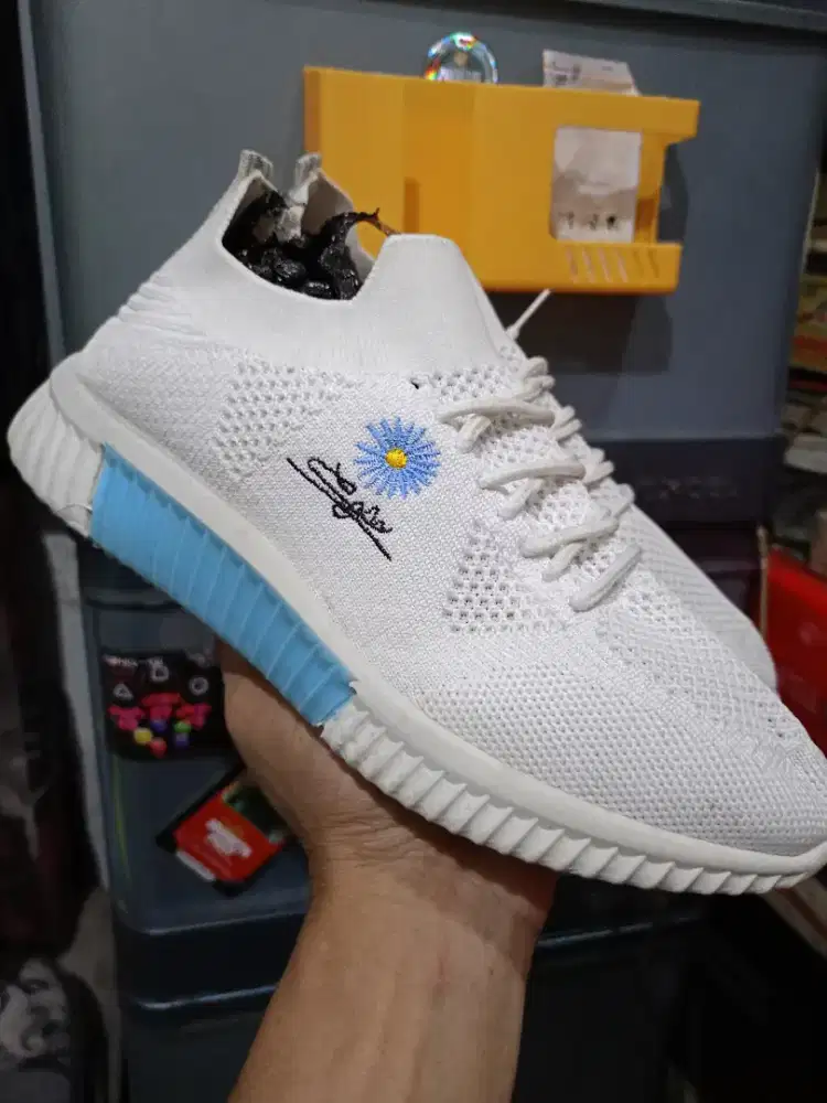 SEPATU WANITA Size 39