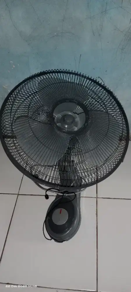 Kipas dinding pisces