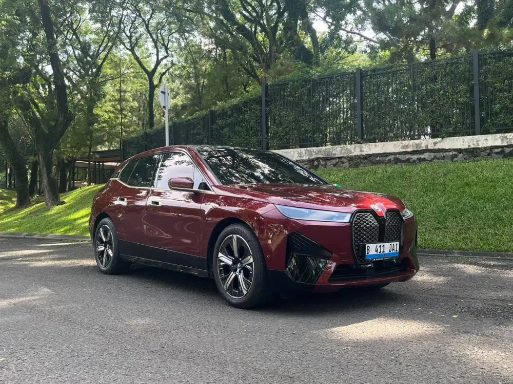BMW iX xDrive40 2023.