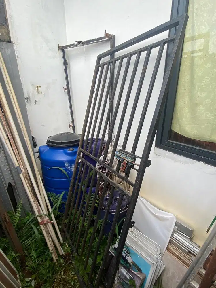 Pagar Tralis pintu rumah