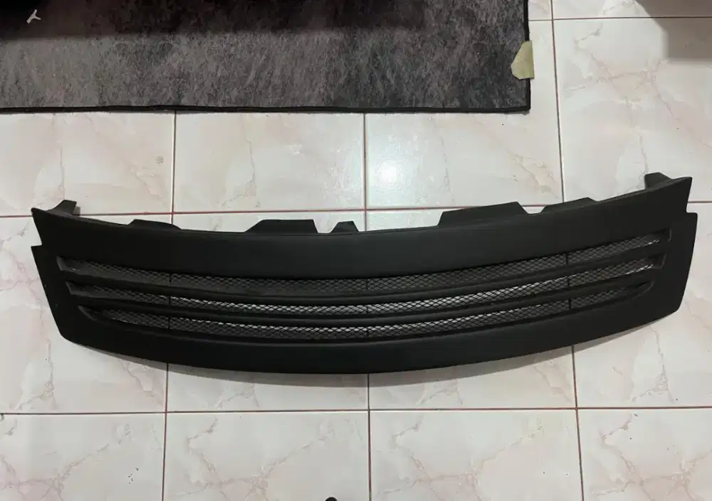 Grill depan honda stream 2004-2006