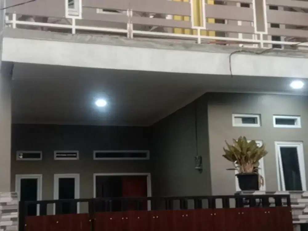 DiJUAL RUMAH 2 LANTAi Lokasi Sangat Strategis DICILEDUG (Parung serab Ciledug kota Tangerang)