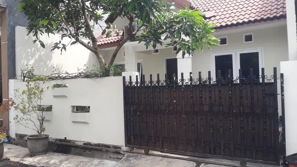 DIJUAL RUMAH STRATEGIS DEKAT PINTU TOL SIDOARJO