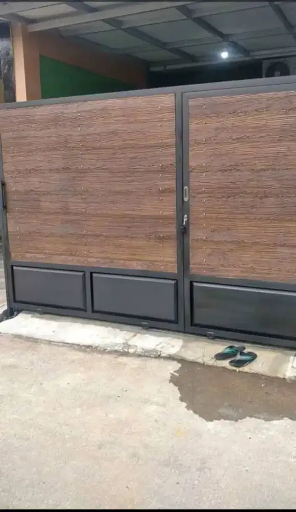 PAGAR RUMAH KAYU KOMBINASI PLAT