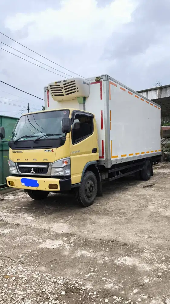Dijual Box Truck long Chassis + Thermoking Freezer SV 600