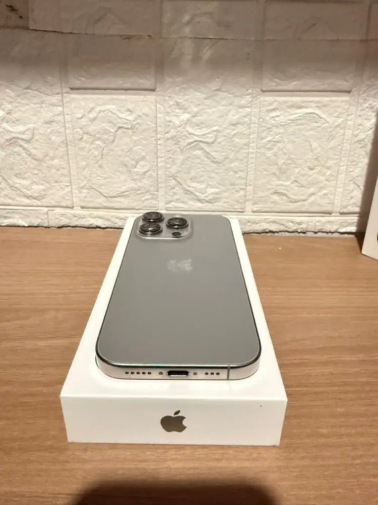 iPhone 16 Pro 128GB Natural Titanium, Garansi RESMI, Banyak bonus