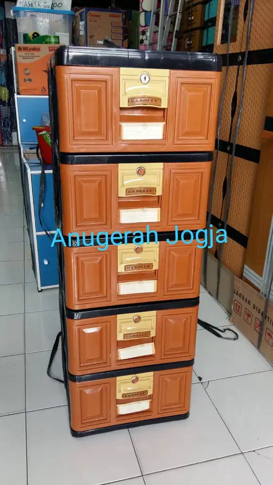 lemari Napolly STB 5