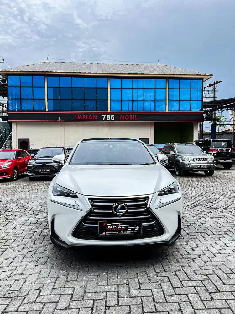 Lexus NX200t Luxury CBU A/T Putih 2015 glc 250 cx5 elite cx 30 pajero