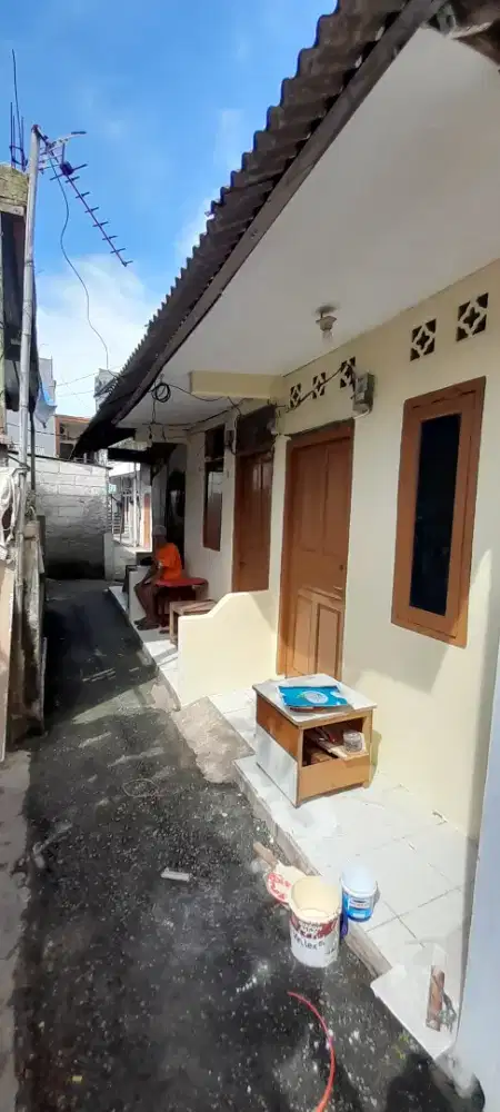 TURUN HARGA, Kontrakan 2 Pintu Ciracas,Dekat KpRambutan&LRT Harjamukti