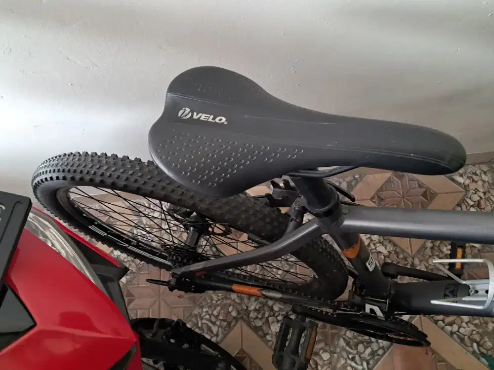 Sepeda gunung United jarang di pakai ban dan sadel terlihat baru