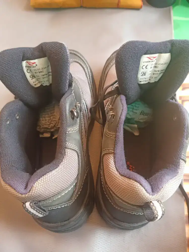 Sepatu safety CHEETAH