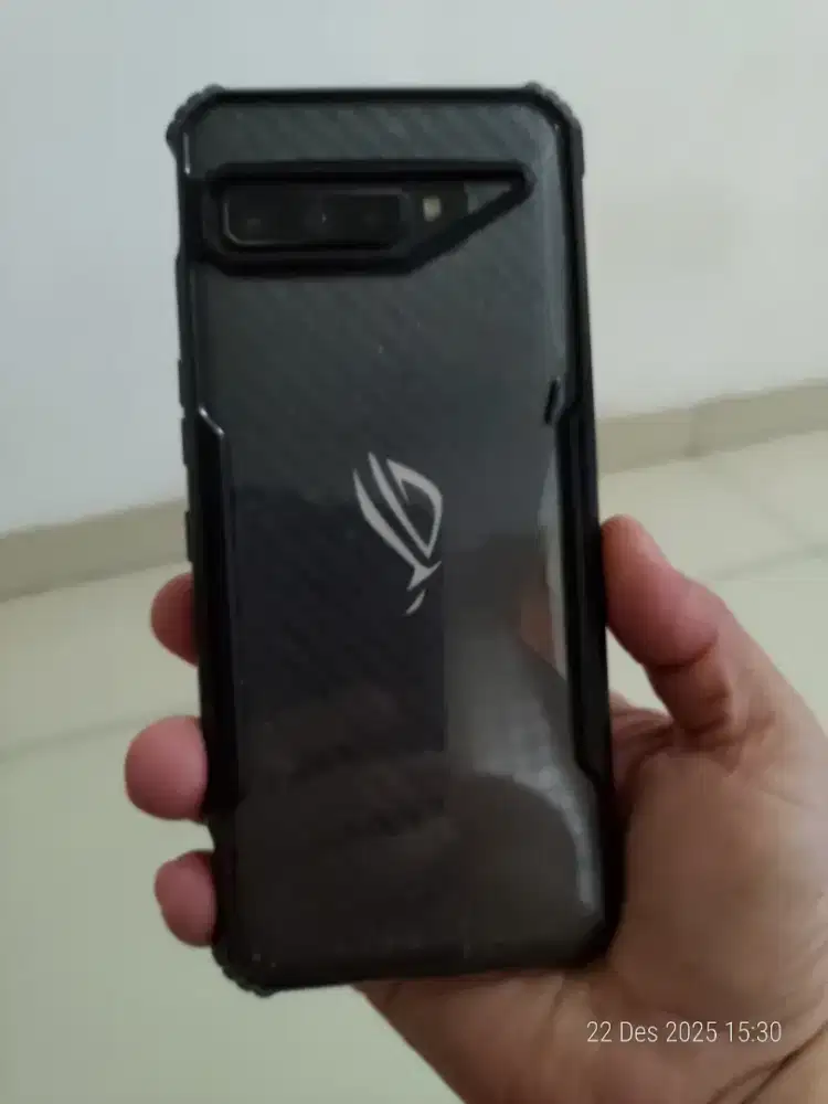 Rog 3 ram 12/256 gb.