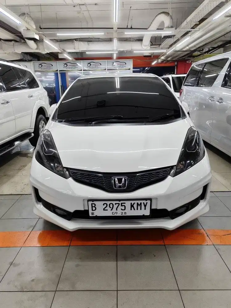Honda Jazz RS 2012 matic dp ringan good condition