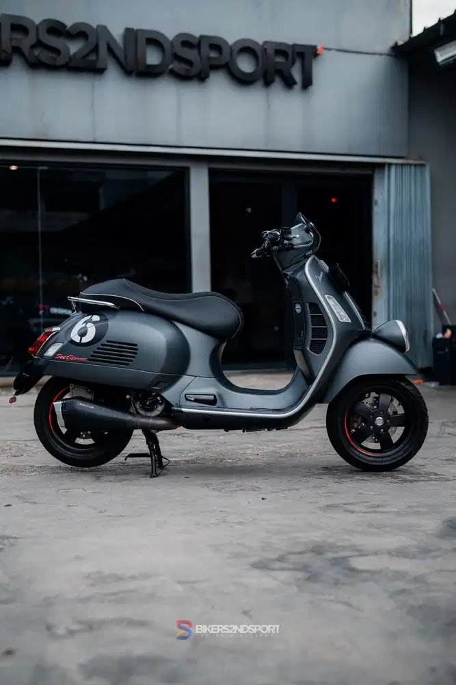 VESPA PIAGGIO SEI GIORNI 300 2021