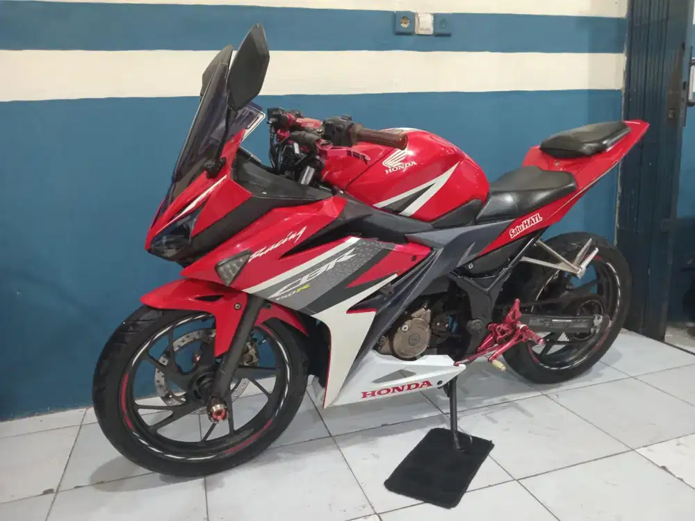 (FOR SALE ) honda cbr feslif 2019 nik 2018 siap pakai