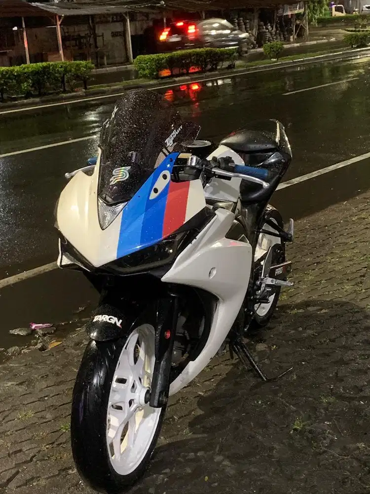 Dijual cepat yamaha R25