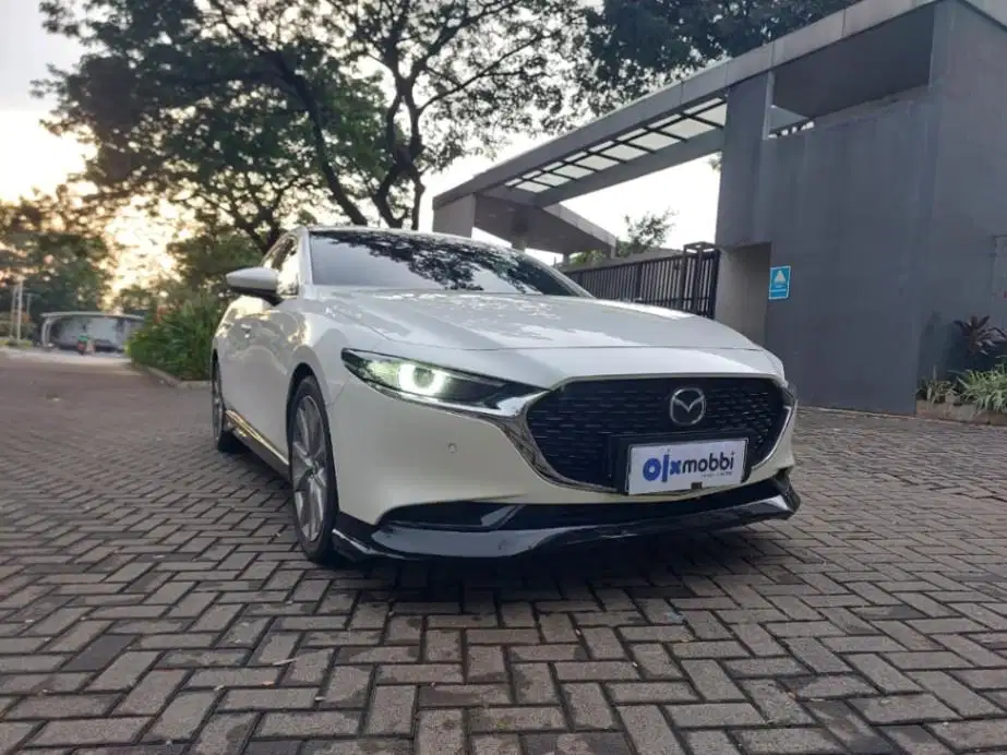 LOW DP Mazda 3 2.0 Skyactive-G Sedan Bensin-AT 2019 BAI