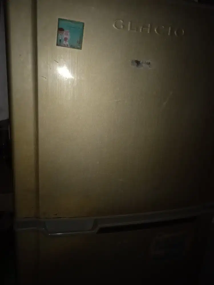 Kulkas toshiba bekas