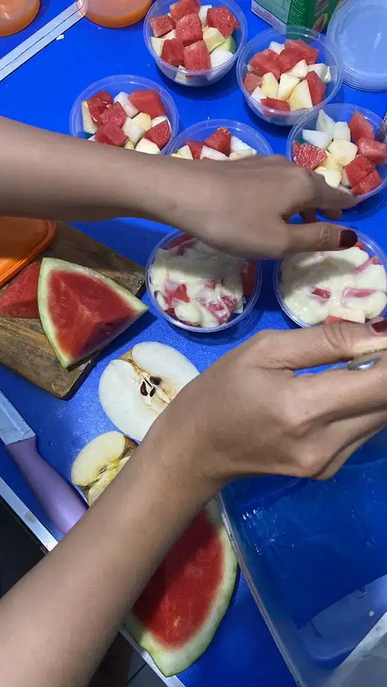 Loker Jaga stand Salad buah