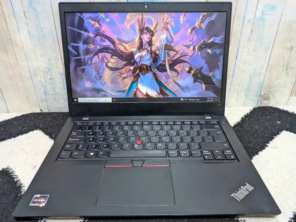 Lenovo Thinkpad L14
Prosesor AMD Ryzen 5 4500U
RAM 8GB SSD 256GB