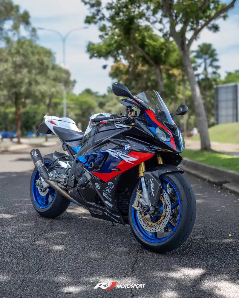 BMW S1000RR Nik 2011 Warna Putih Knalpot Austin KM 12.000an