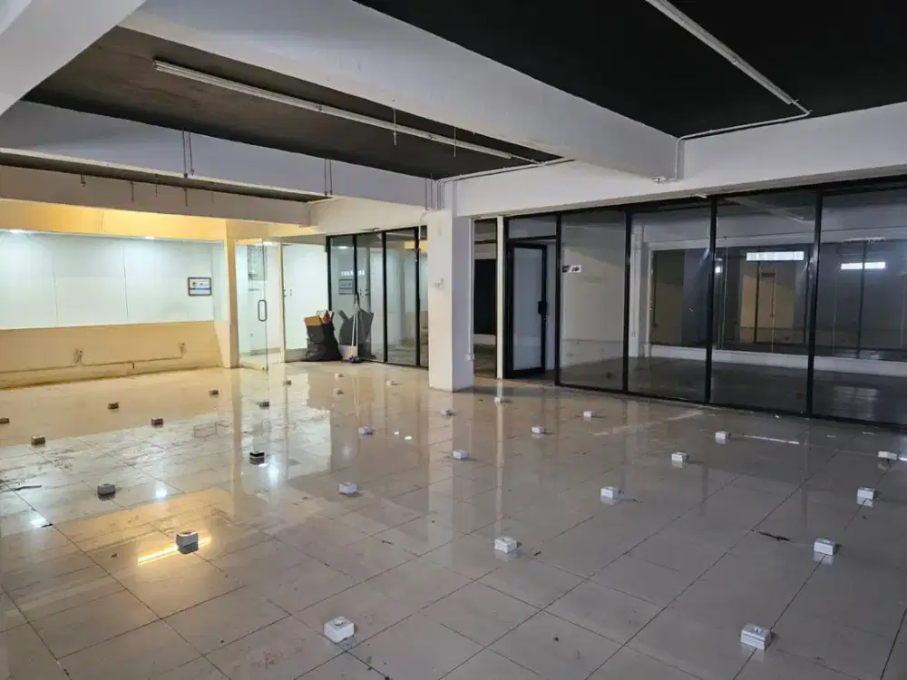 DI SEWA KAN RUKO LUAS MEZANNINE KEBON JERUK