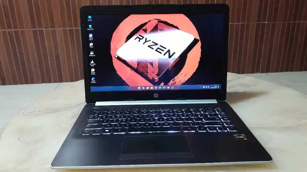 Laptop HP AMD Ryzen 3 2200 Ram 8GB DDR4 ssd 240GB Backlit Radeon Vega3