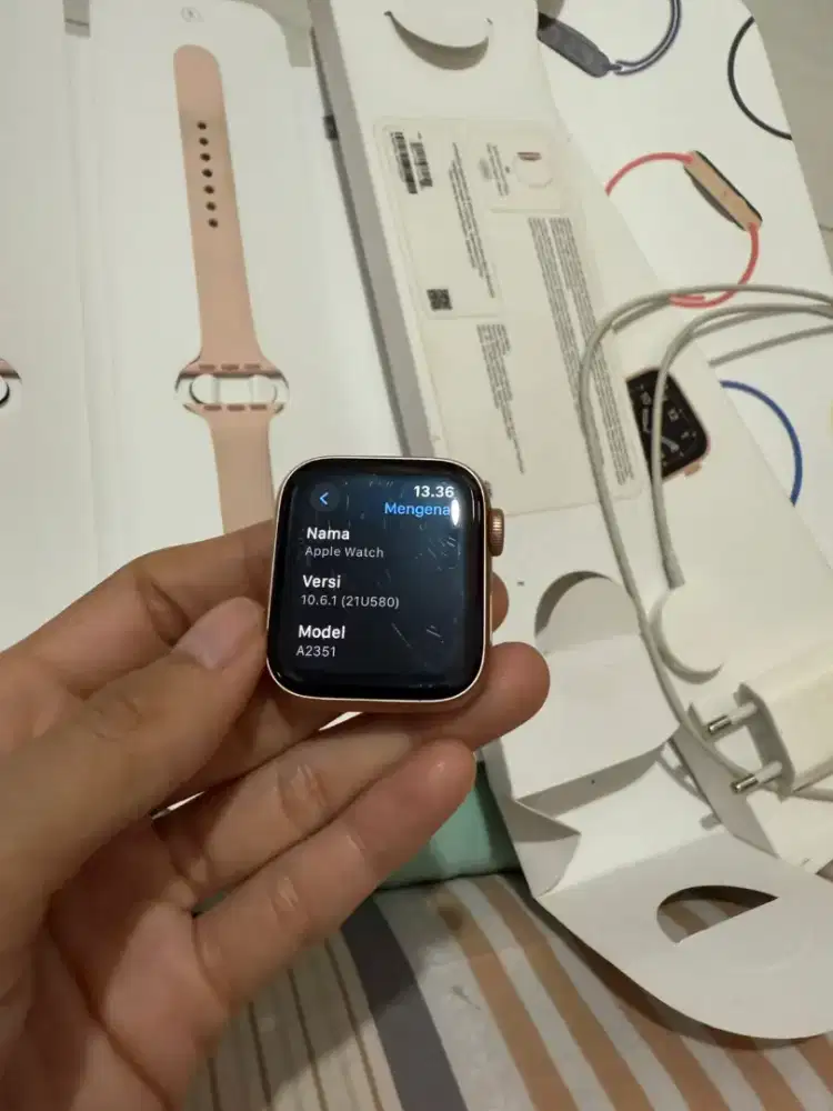 Apple watch se gen 1 rosegold iBox bh 96% lengkap minus lecet pmkaian