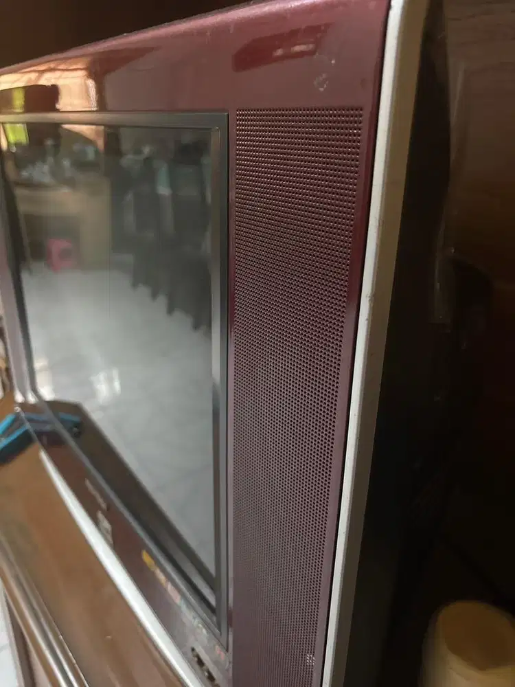 TV tabung polytron u slim