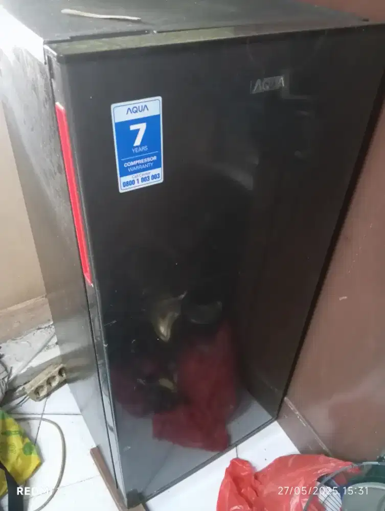 kulkas 1 pintu merek aqua normal baru setaun pake murah