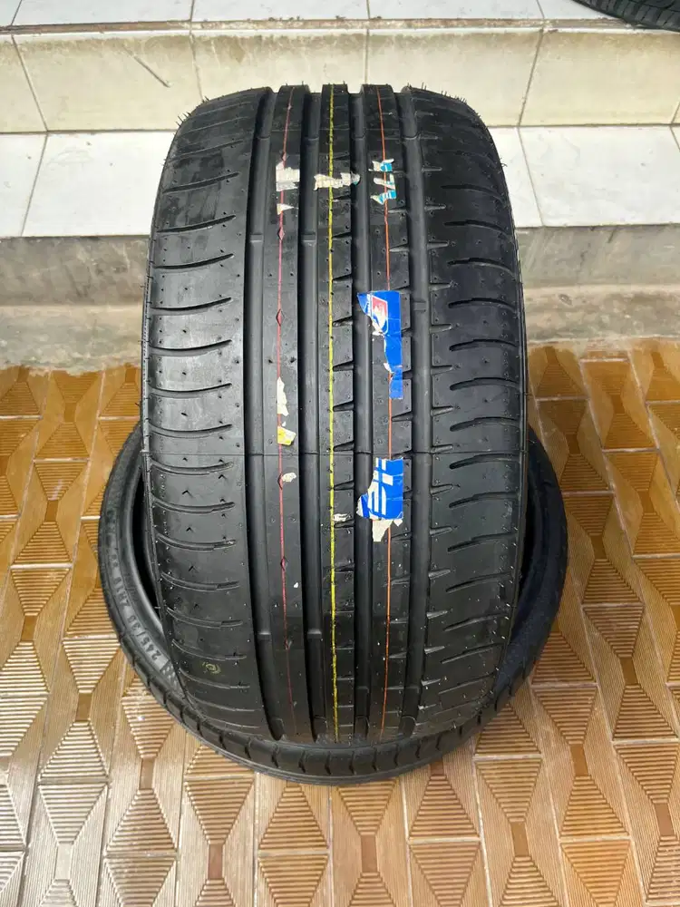 Ban Accelera PHI New Old Stock 265 35 r18 1Pcs