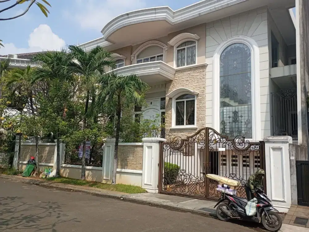 Ss.2960- Murah !! Rumah Mewah LUX Classic Eropa Luas 513 Siap Huni Jalan 3 Mobil di Bukit Gading Mediterania Hadap Timur
