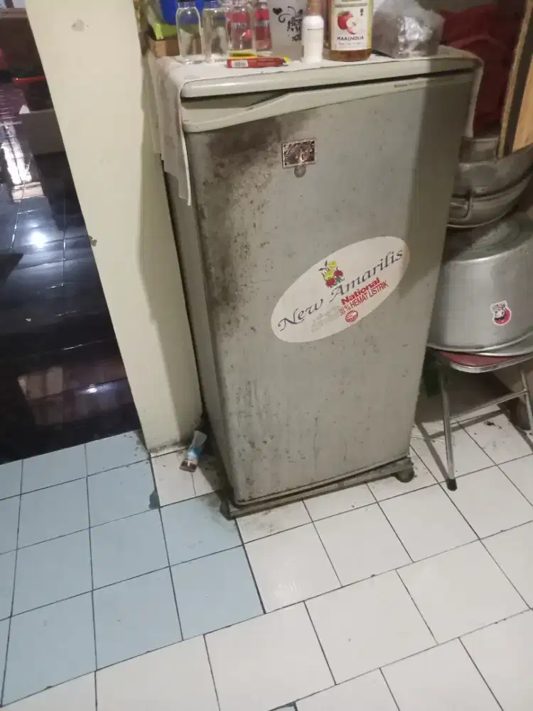 Dijual Kulkas Nasional Bekas