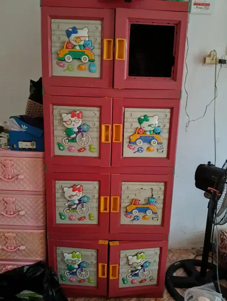 Lemari plastik merk club