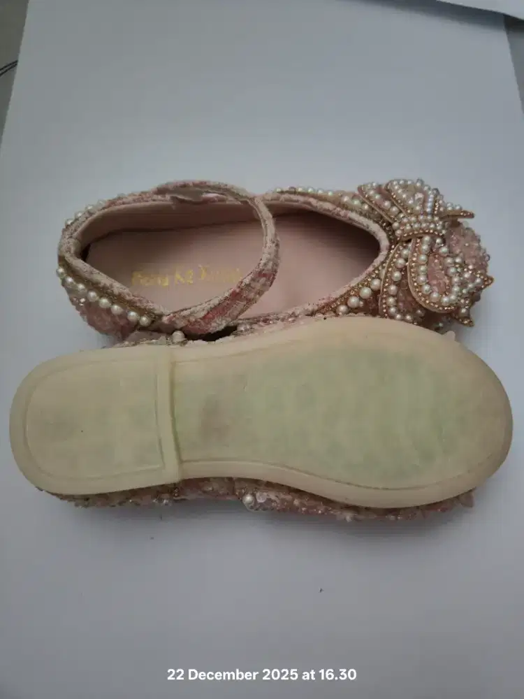 Prelove Sepatu pesta anak perempuan