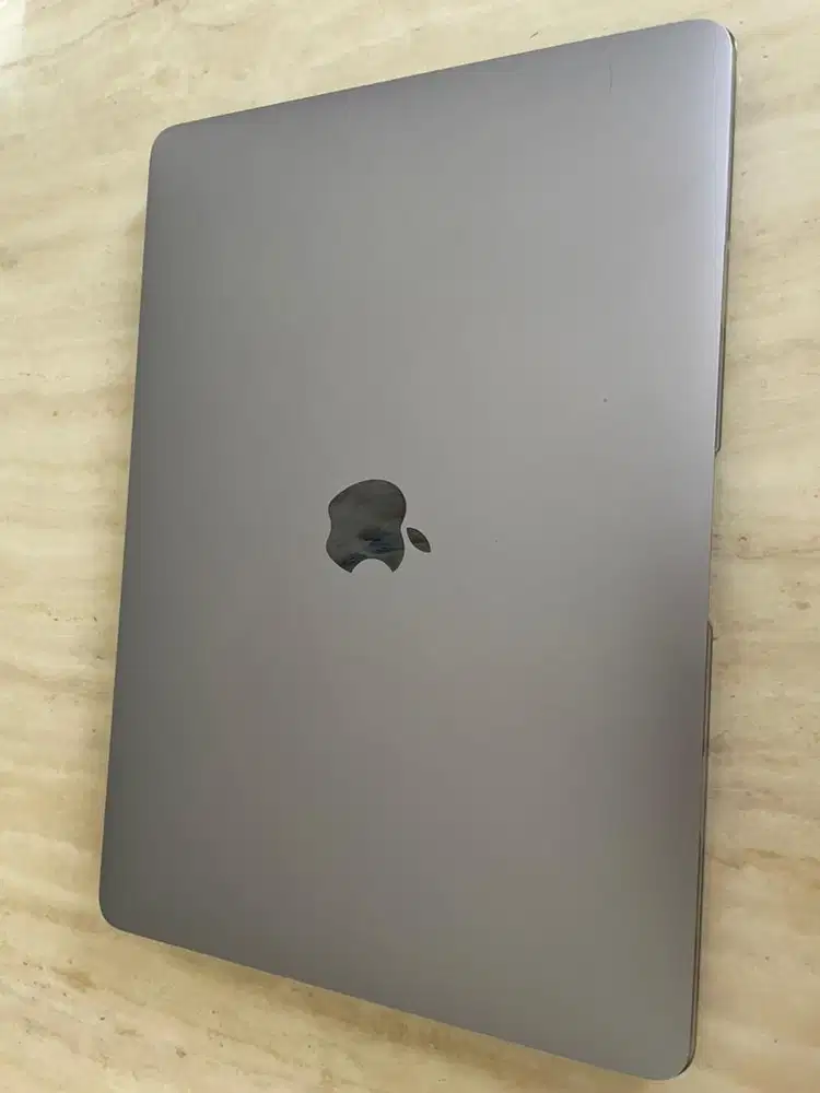 Mac apple M1 2020 kondisi mulus