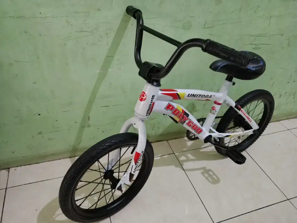 Sepeda anak warna putih
